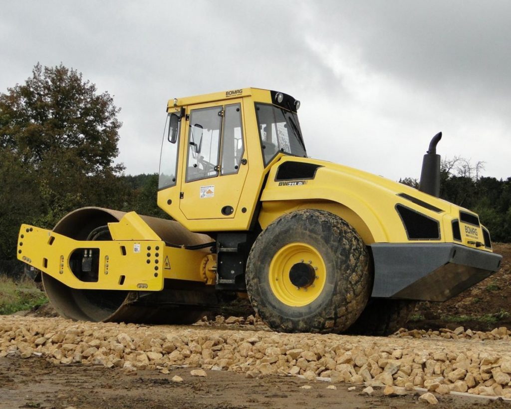 Каток BOMAG BW211 D-4