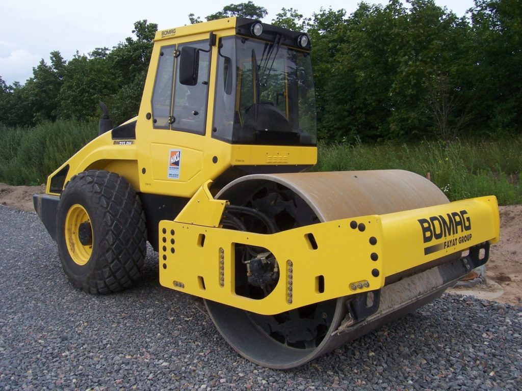 Каток BOMAG BW214 DH-4