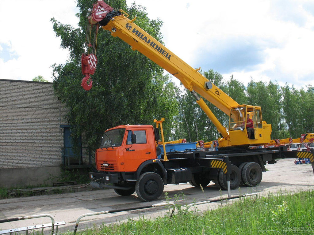 Автокран Ивановец КС-45717К-1 25 тонн