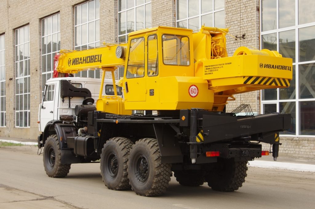 Автокран Ивановец КС-35714К-2 вездеход грузоподъёмностью 16 тонн