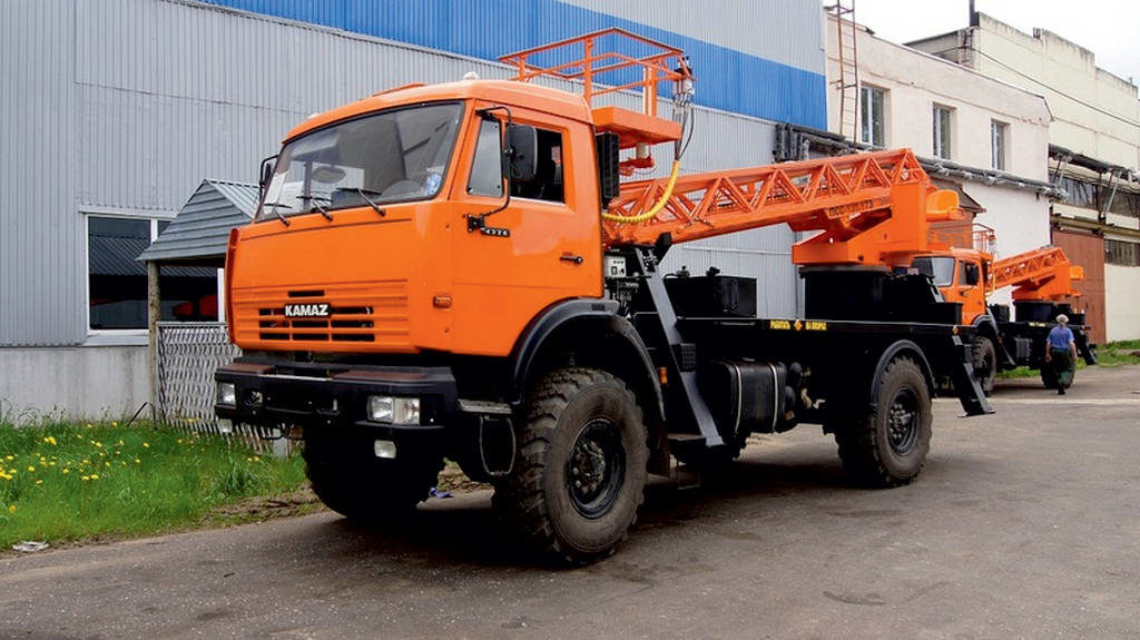 Автовышка АГП-32РТ – КАМАЗ-43118 вездеход