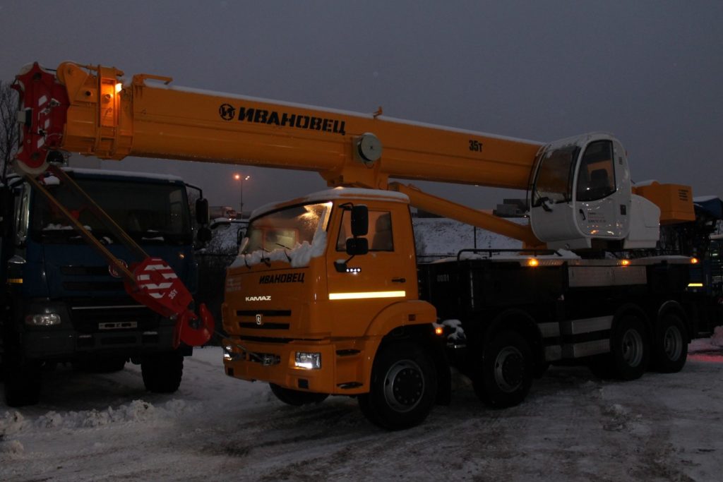 Автокран Ивановец КС-55735-6 грузоподъёмностью 35 тонн